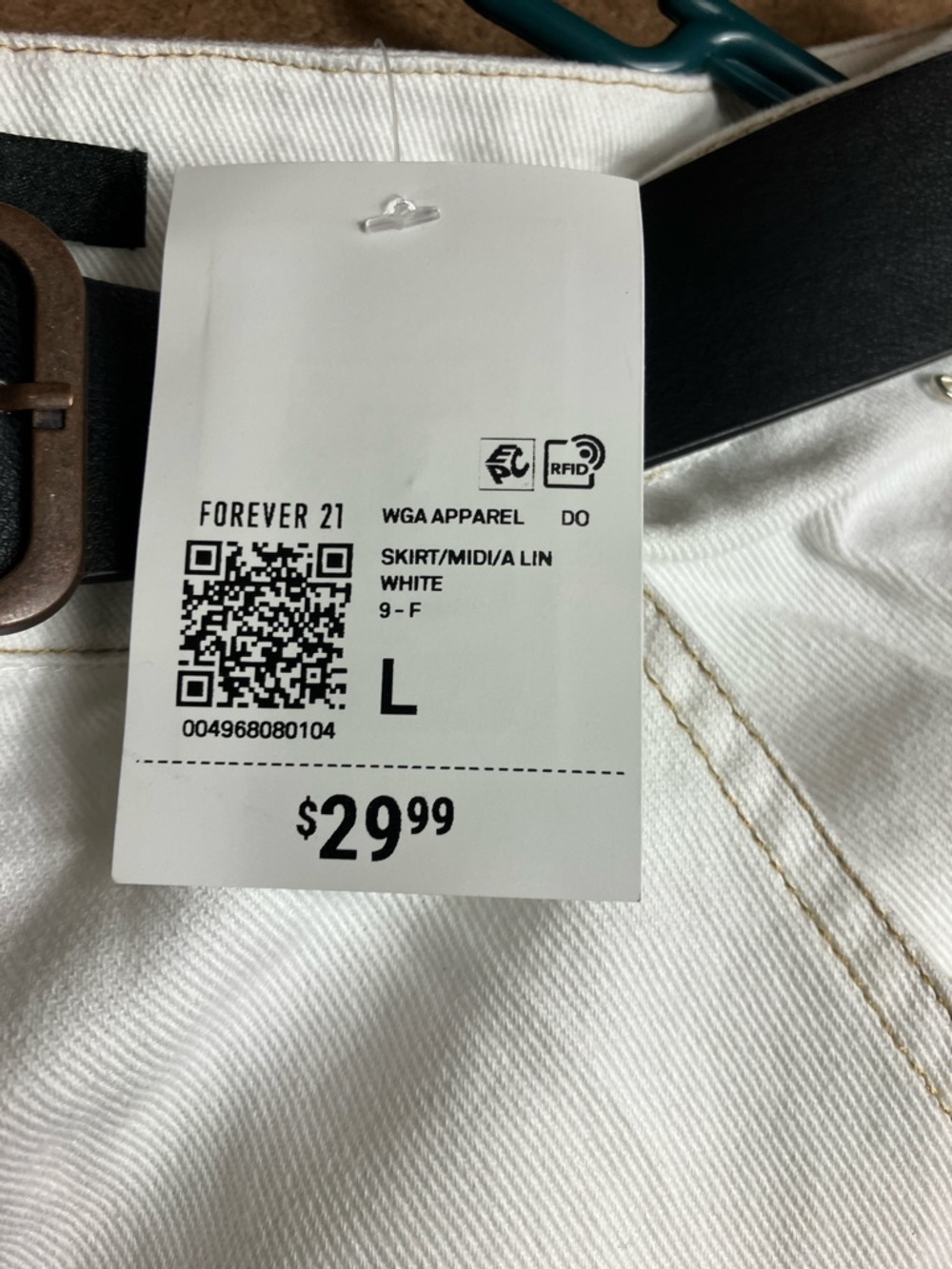 Forever 21 White Cargo Pencil Skirt with Black Belt Accent - Picture 3 of 8